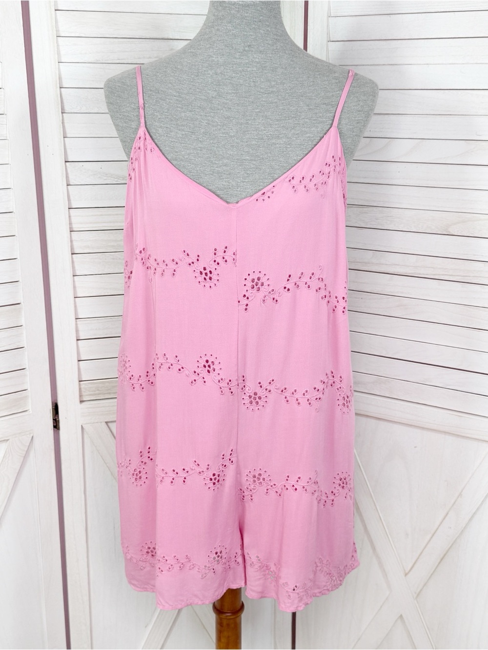 Cotton On Eyelet Embroidered Open Back Romper Shorts Jumpsuit Pink Medium